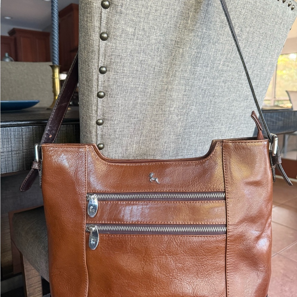 EUC Ashwood Brown Leather Crossbody Bag